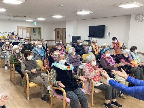 利用者様もフラダンス 利用者様もフラダンス